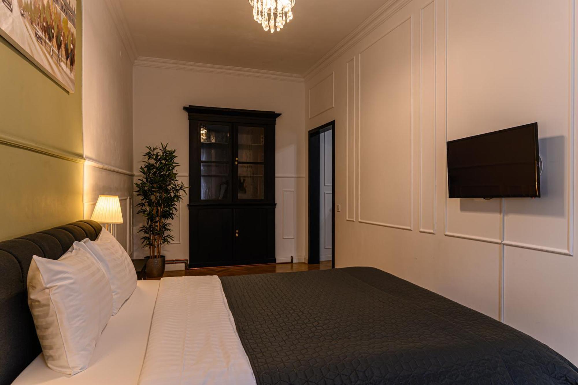 Colins Place Брашов Экстерьер фото